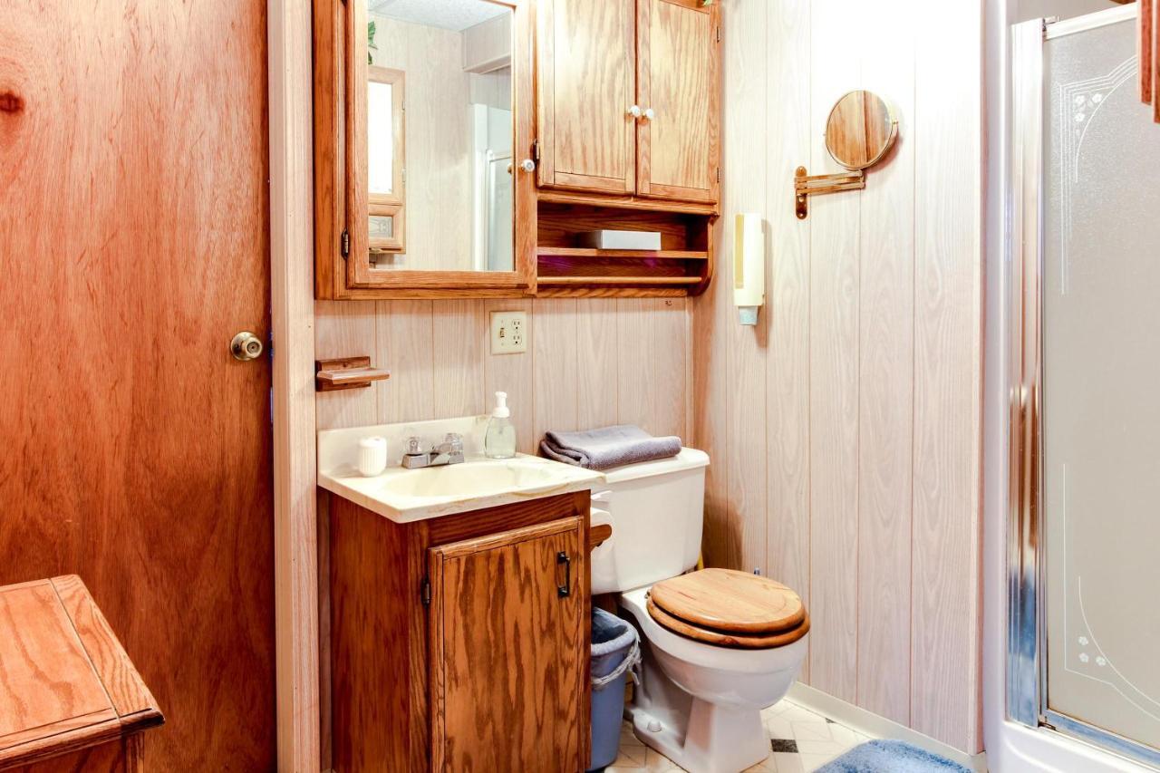 Scenic Bay Float Home Hideaway Athol Exterior foto